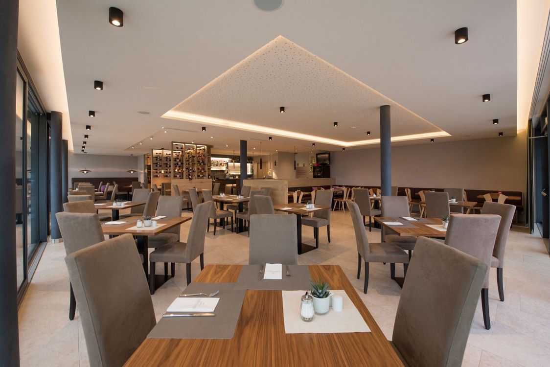 Hausgebackenes Brot beim Frühstück im Hotel Torgglhof in KalternKaltern